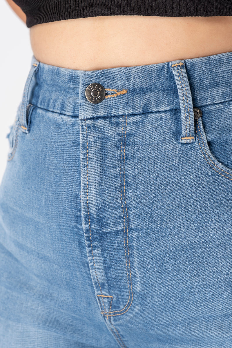 Shop high waisted jeans for plus size girls at INAN ISIK.