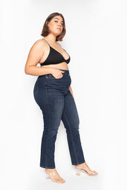 The perfect plus size jeans for curvy women.  Shop the dark blue, light blue and black color denims at INAN ISIK.